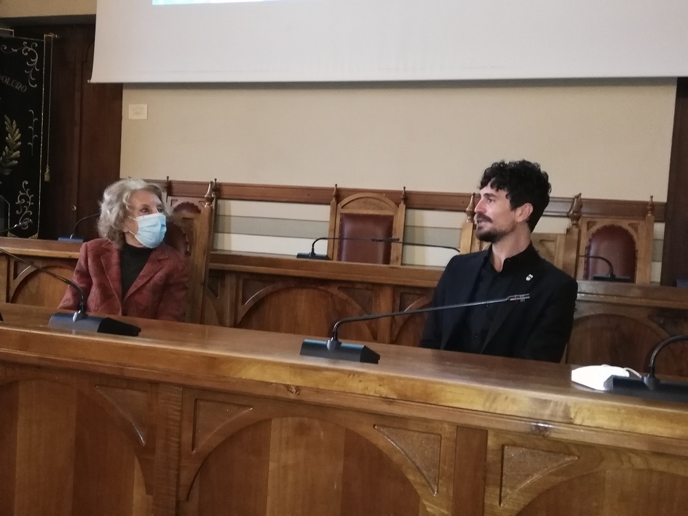 I giovani si aprono alla poesia, ecco il concorso “Marco Gennaioli”