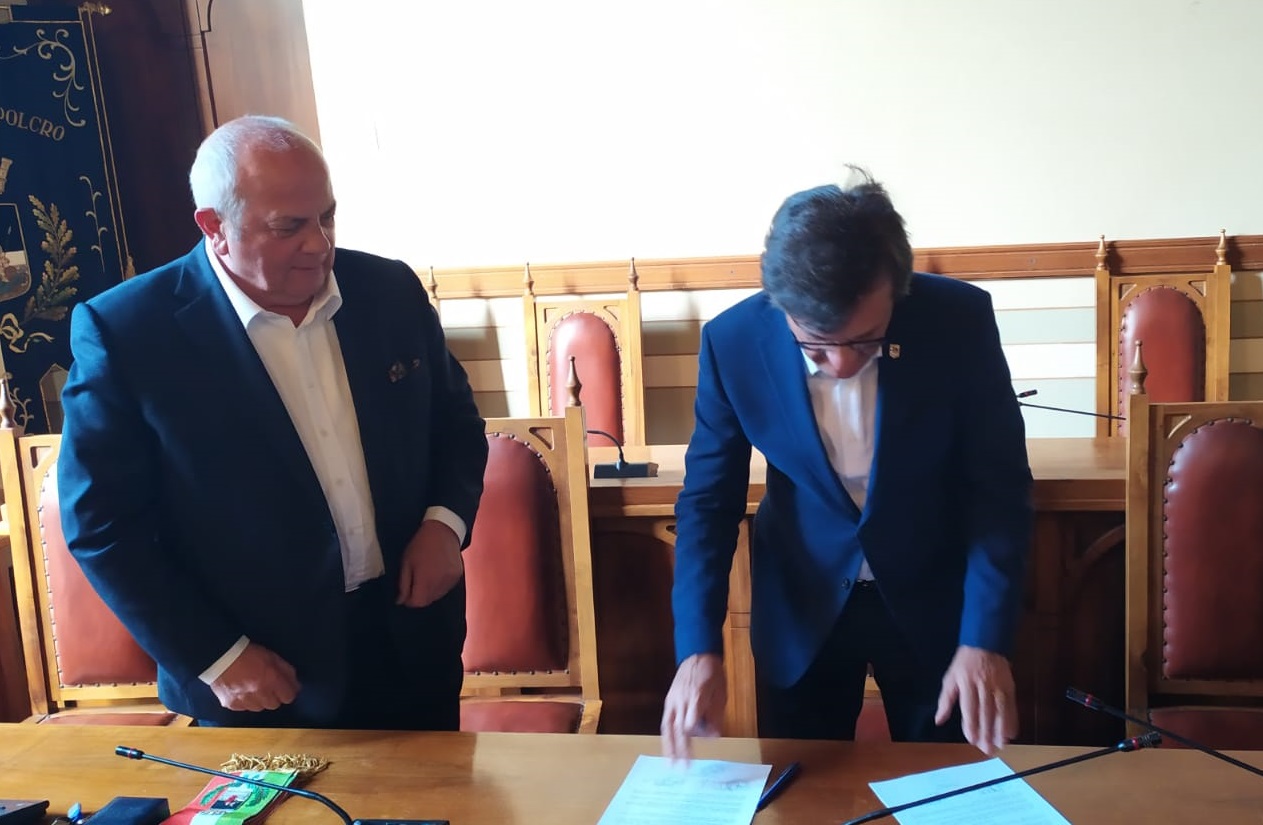 Passaggio di consegne, la fascia  tricolore a Innocenti